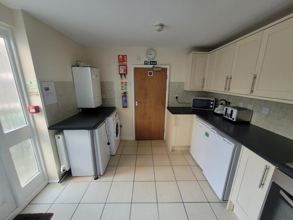 Large 5 Bed Town-Centre Home Close To The Beach, Sleeps 9 Aberystwyth Dış mekan fotoğraf