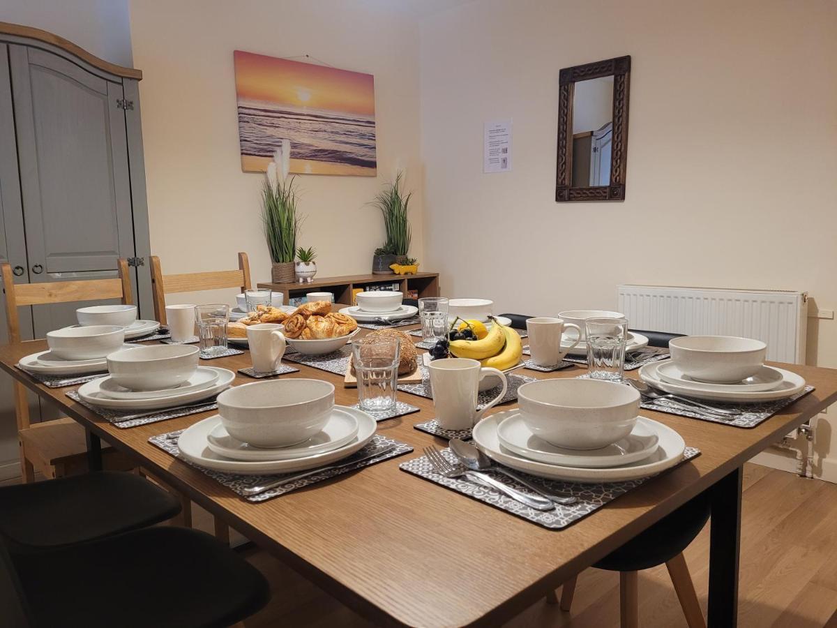 Large 5 Bed Town-Centre Home Close To The Beach, Sleeps 9 Aberystwyth Dış mekan fotoğraf
